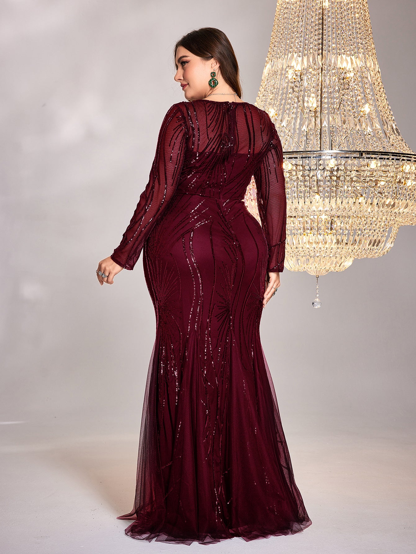Plus Size Elegant Long Sleeves Sequin Evening Dresses | XUIBOL