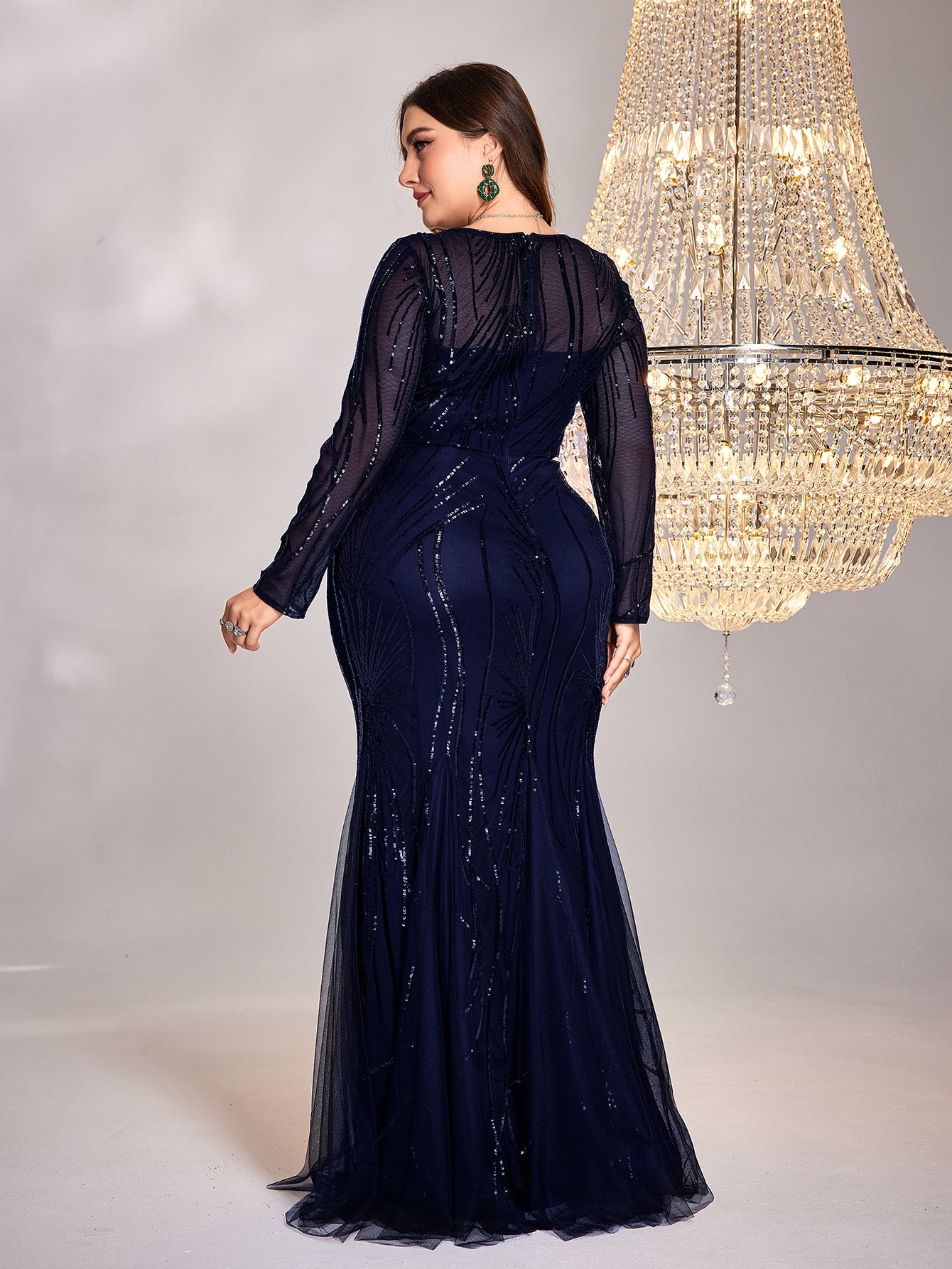Plus Size Elegant Long Sleeves Sequin Evening Dresses | XUIBOL