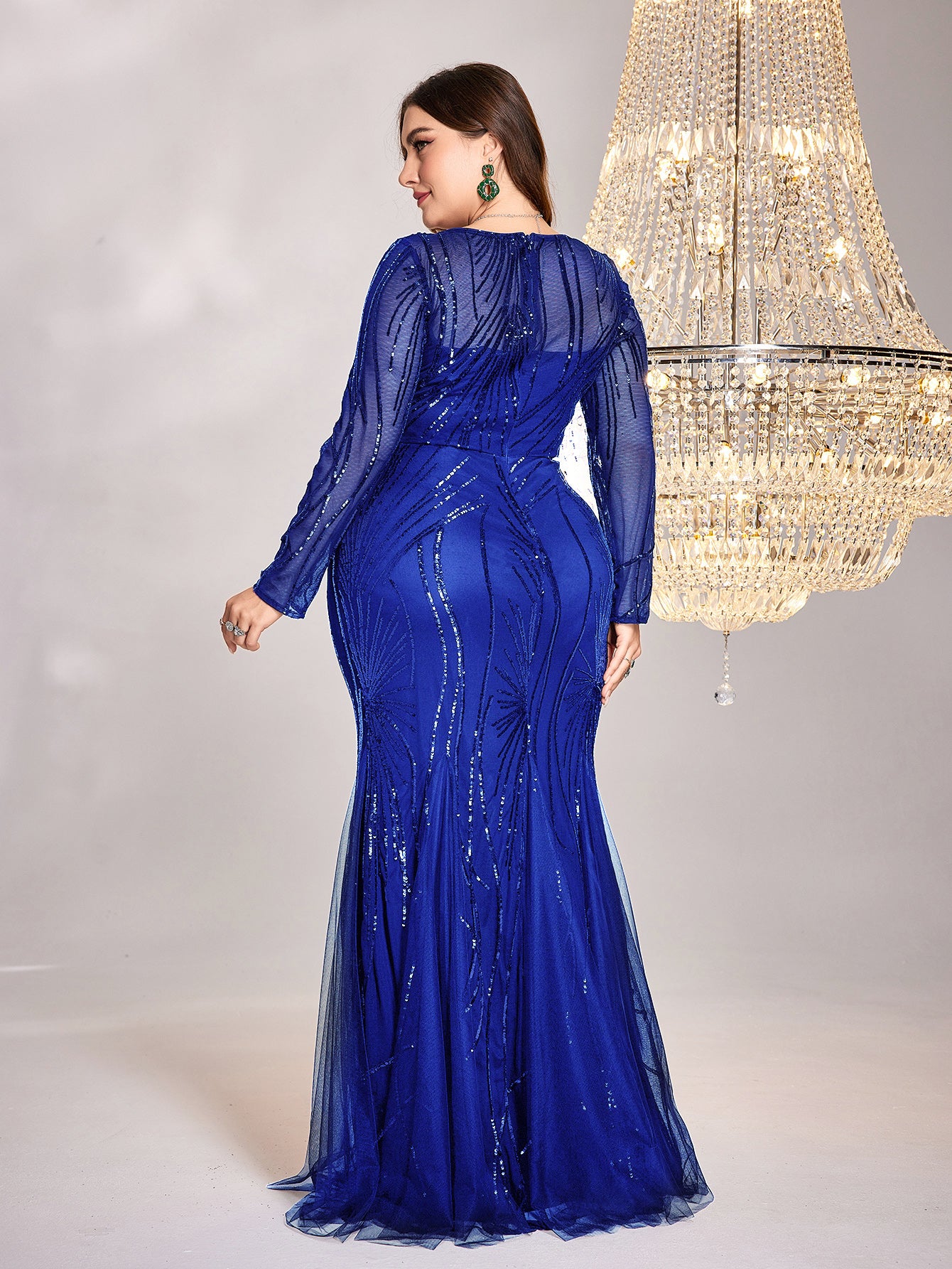 Plus Size Elegant Long Sleeves Sequin Evening Dresses | XUIBOL