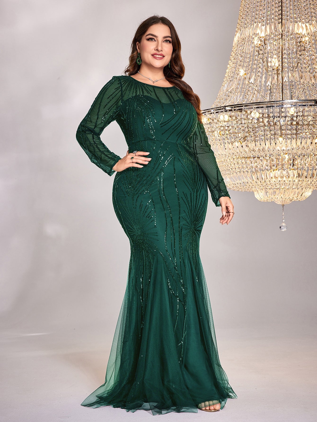 Plus Size Elegant Long Sleeves Sequin Evening Dresses | XUIBOL