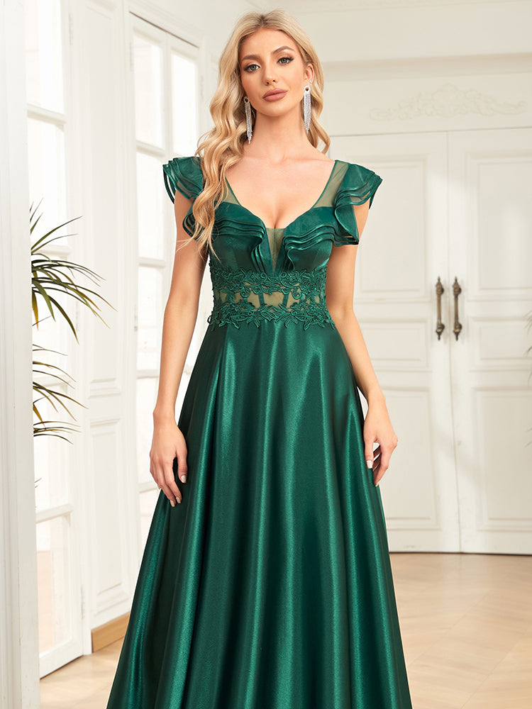 XUIBOL | Features a high slit and a flared Skirt