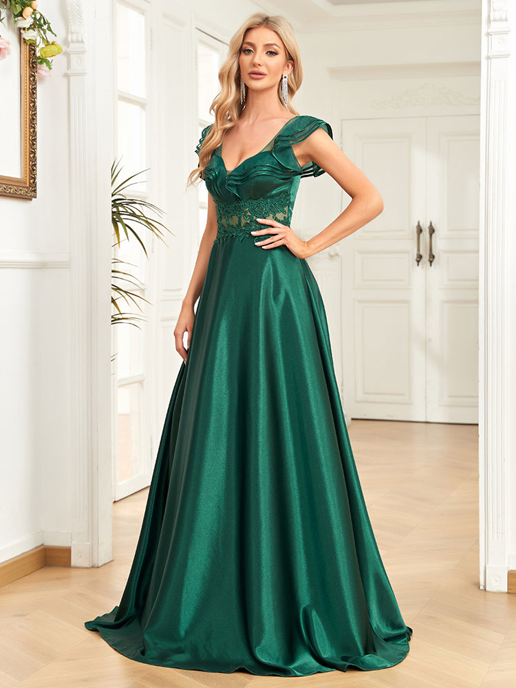 XUIBOL | Features a high slit and a flared Skirt