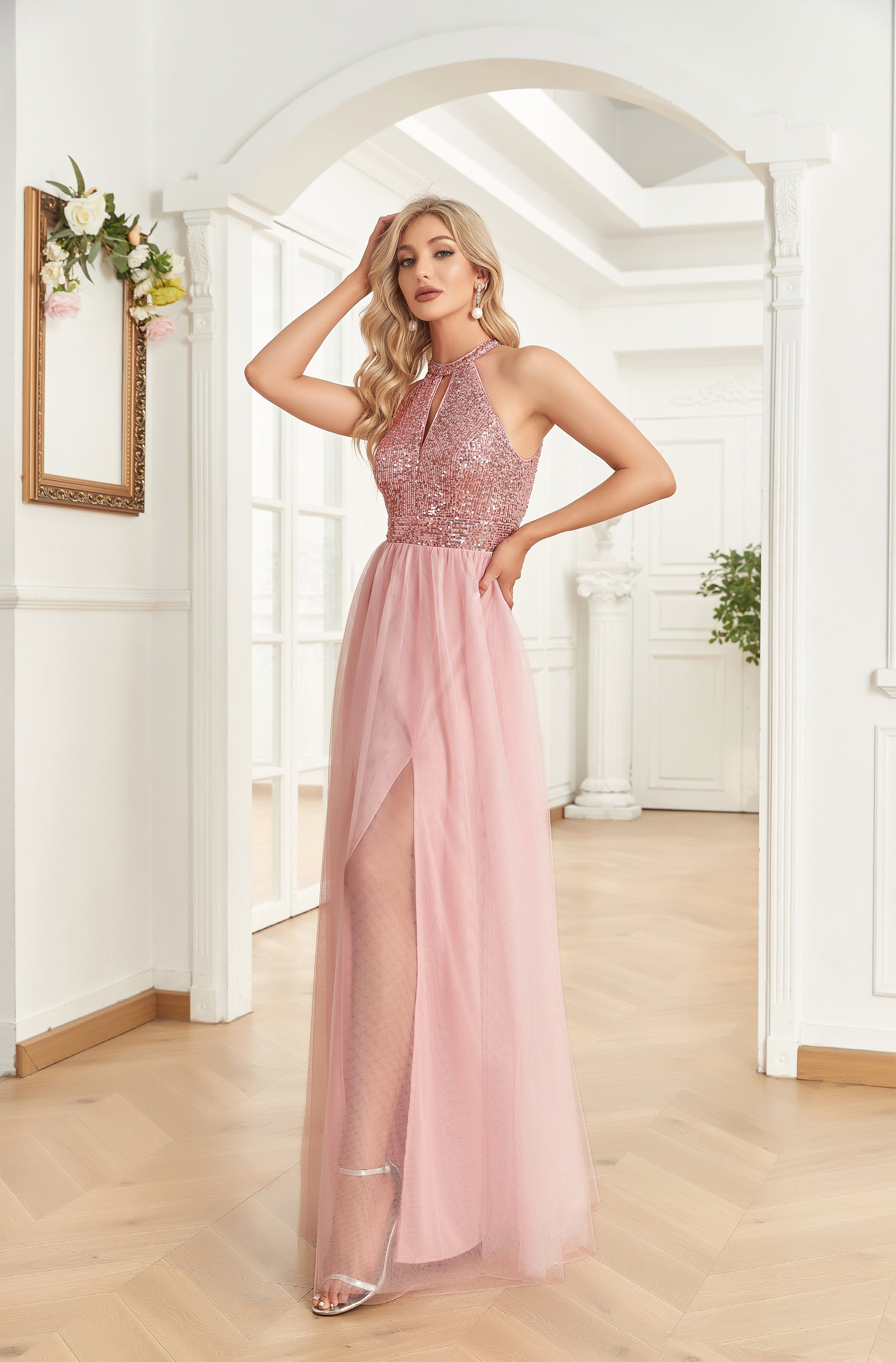 XUIBOL Sequin_Dress_With_Cutout_Halter_Neck_Pink2