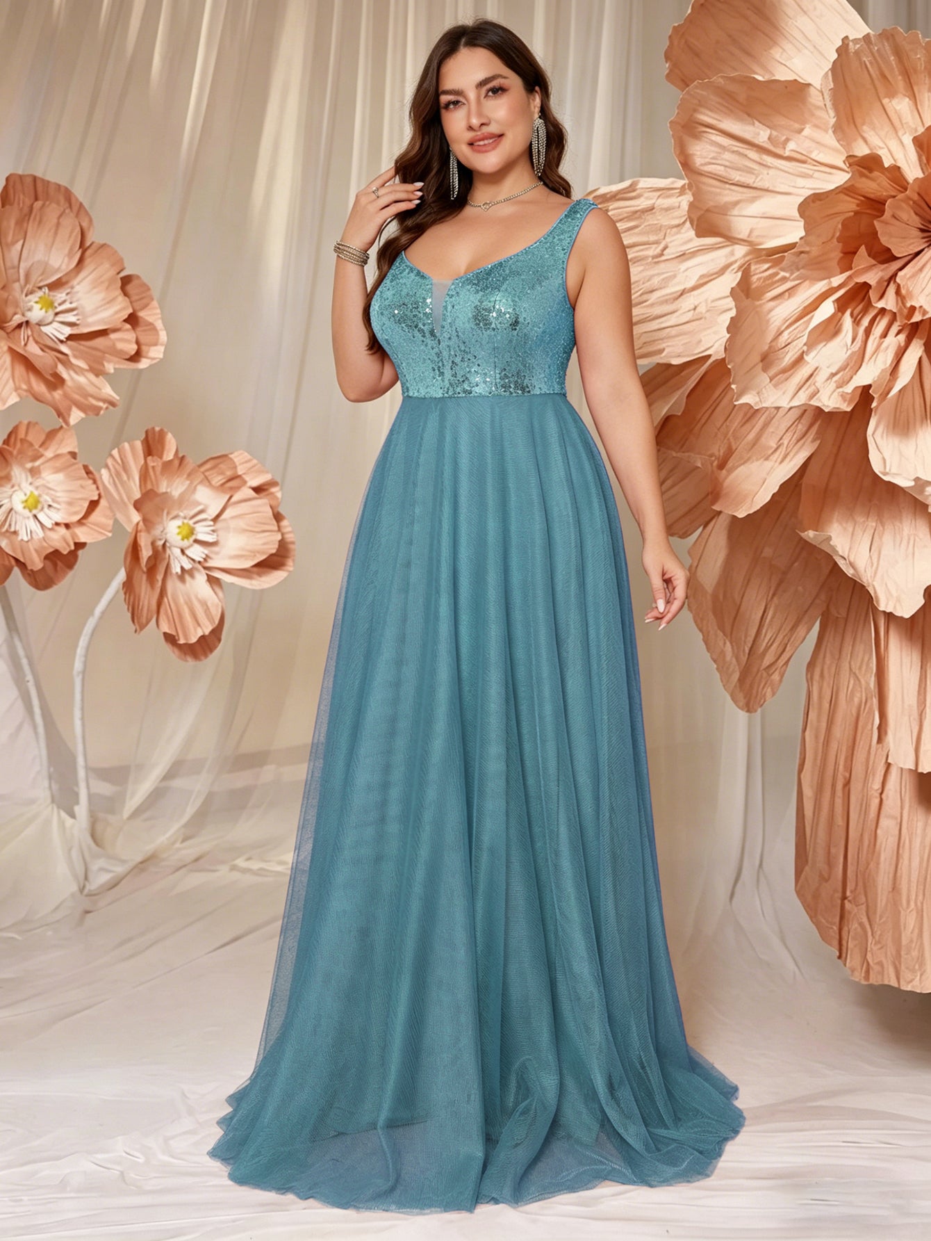 V-neck Long Sleeveless Sequined Embroidered Dress