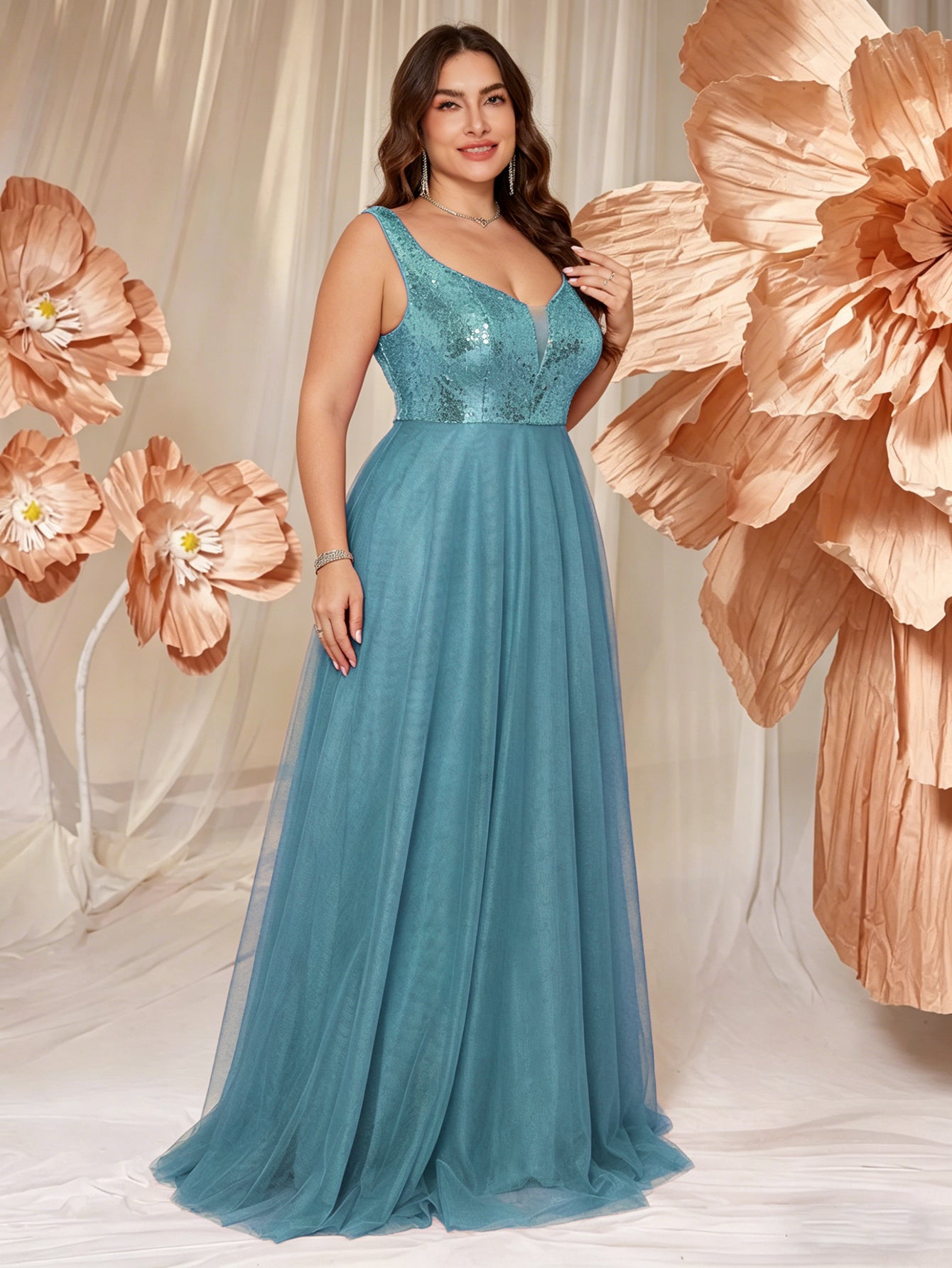 V-neck Long Sleeveless Sequined Embroidered Dress