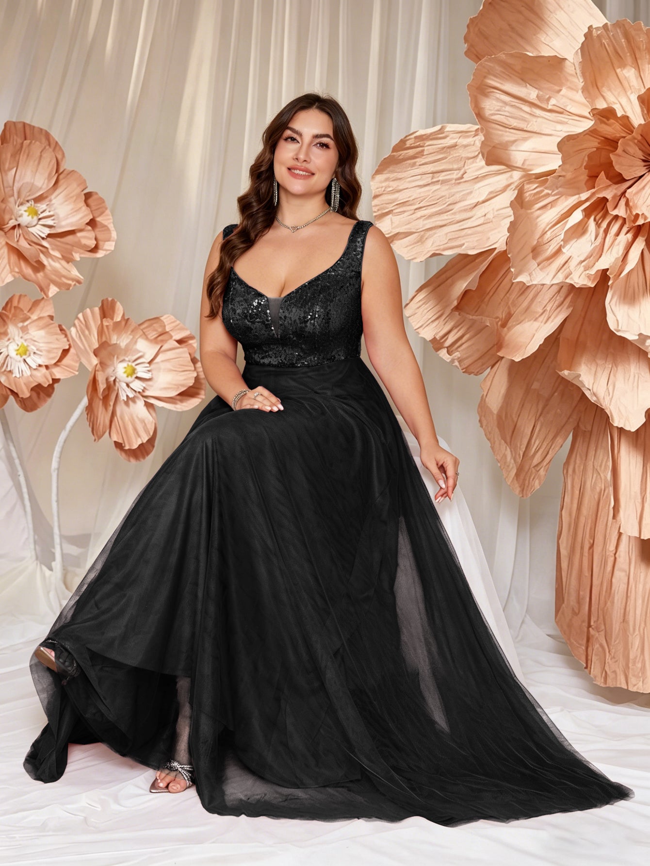 V-neck Long Sleeveless Sequined Embroidered Dress