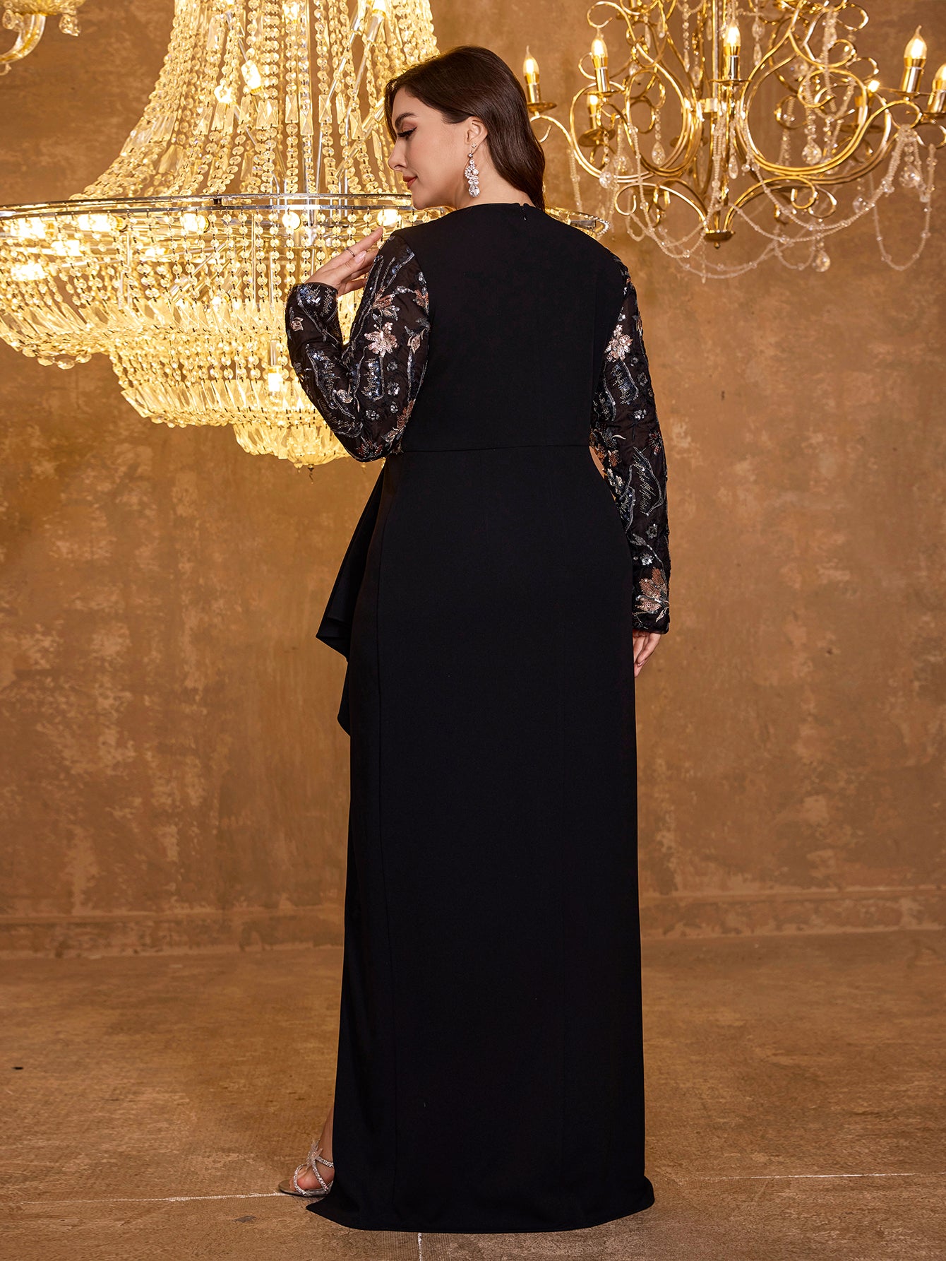 Elegant Plus Size Round Neck Slit Hip Hugging Long Sequined Heavy-Duty Dress