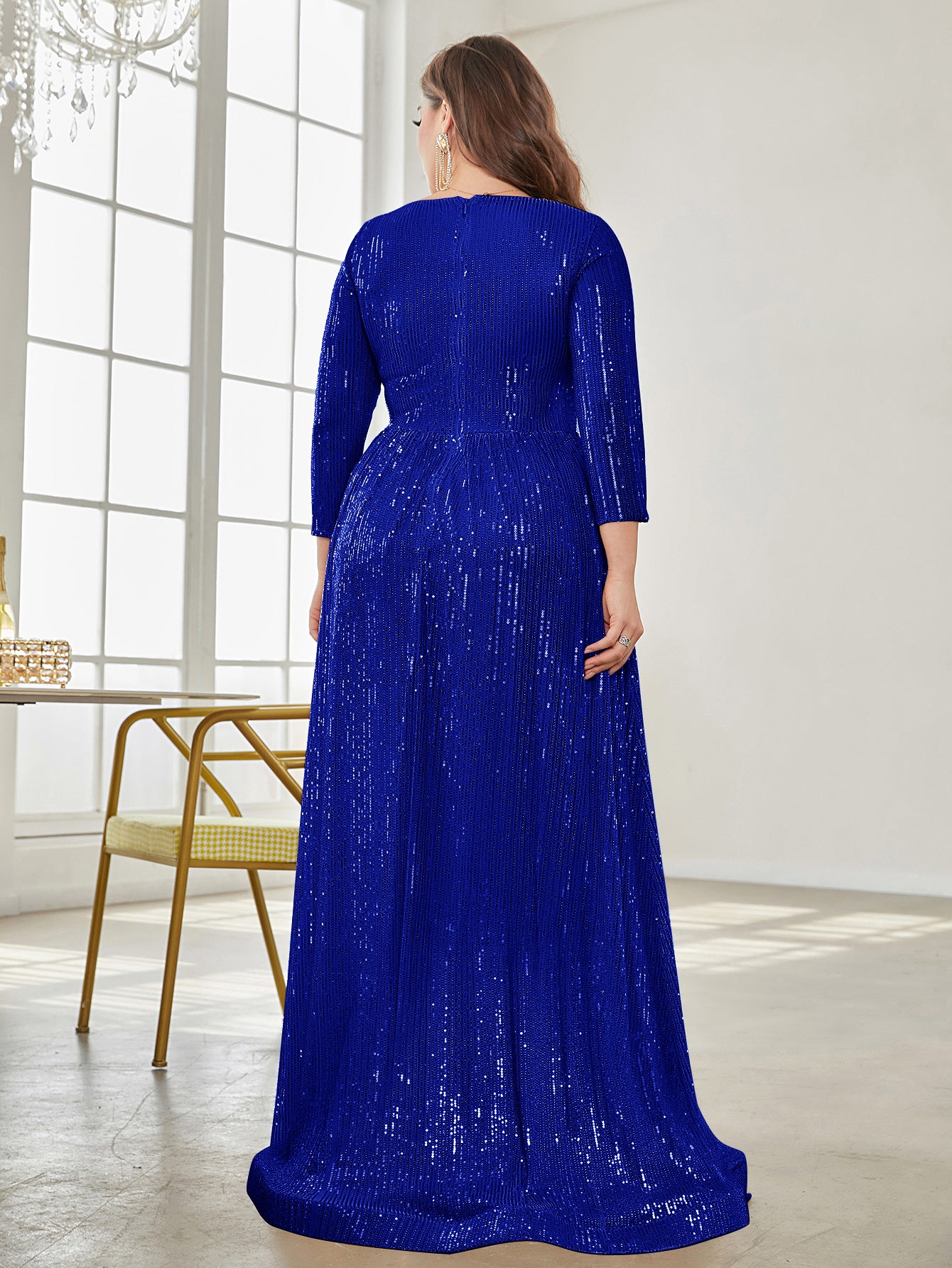 Plus Size Luxury V-Neck Long Sleeves Sequins Evening Dress | XUIBOL