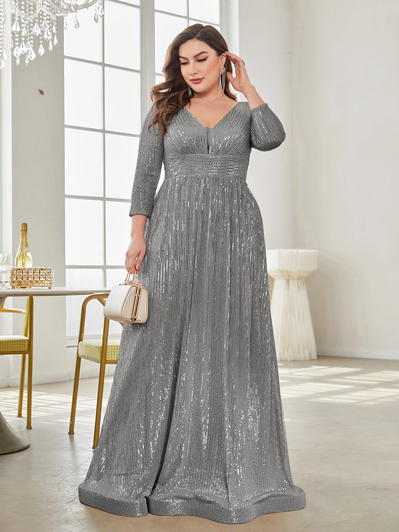 Plus Size Luxury V-Neck Long Sleeves Sequins Evening Dress | XUIBOL