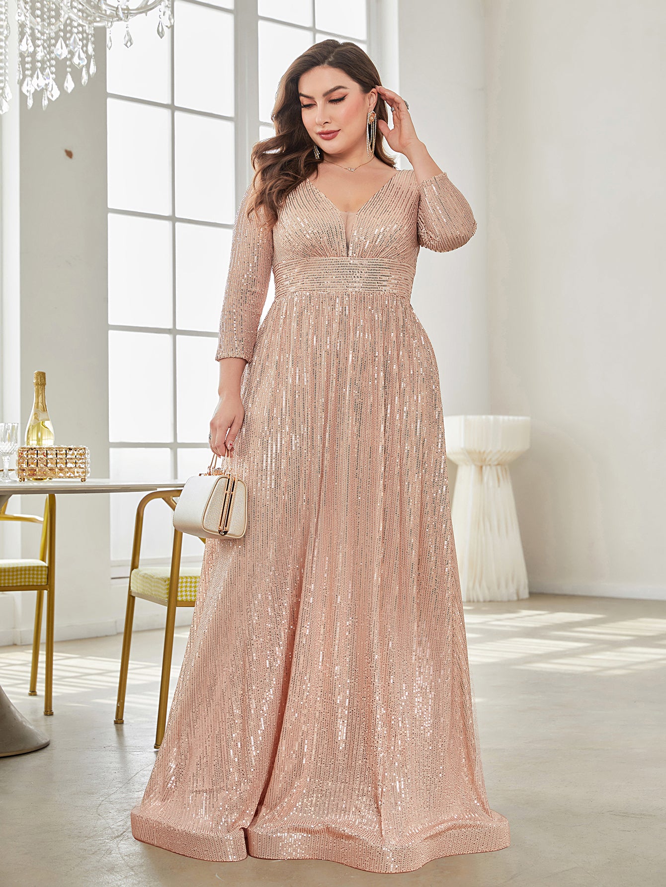 Plus Size Luxury V-Neck Long Sleeves Sequins Evening Dress | XUIBOL