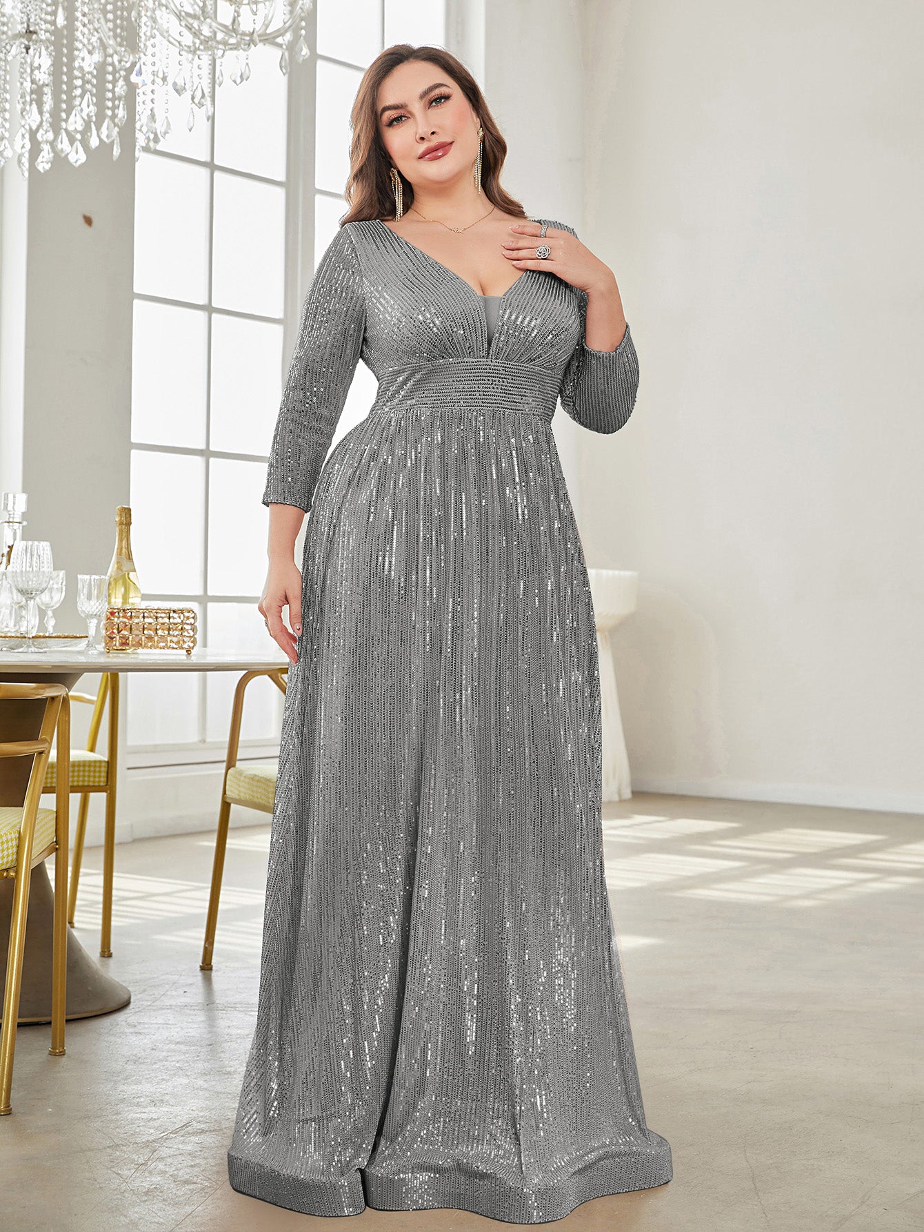 Plus Size Luxury V-Neck Long Sleeves Sequins Evening Dress | XUIBOL